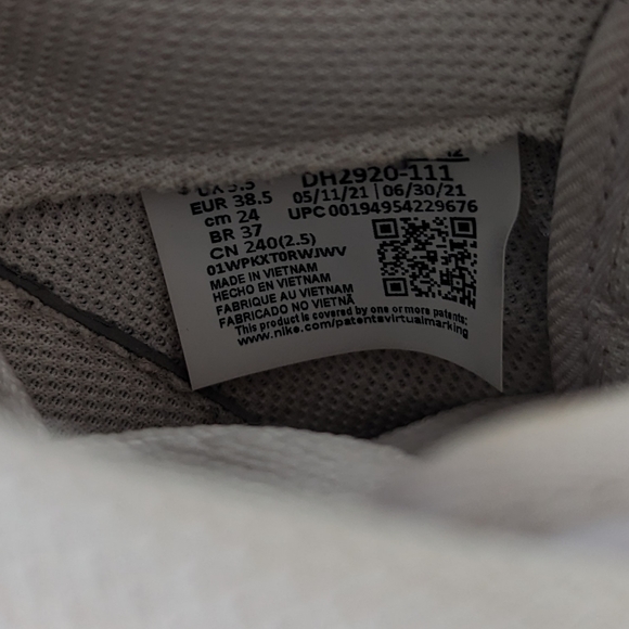 Nike Air Force 1 AF1 Triple White Lows Premium Sneakers - Picture 3 of 11